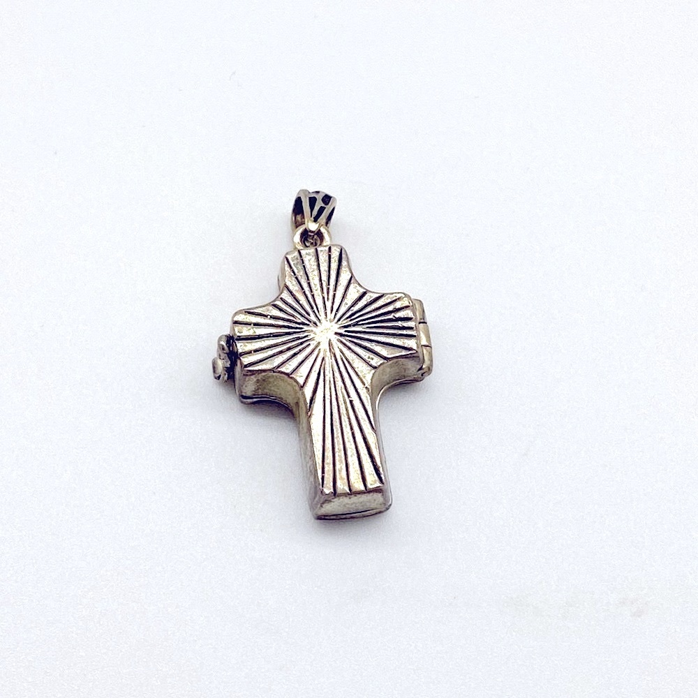 Silver Cross Locket Necklace Pendant - Picture 3 of 3